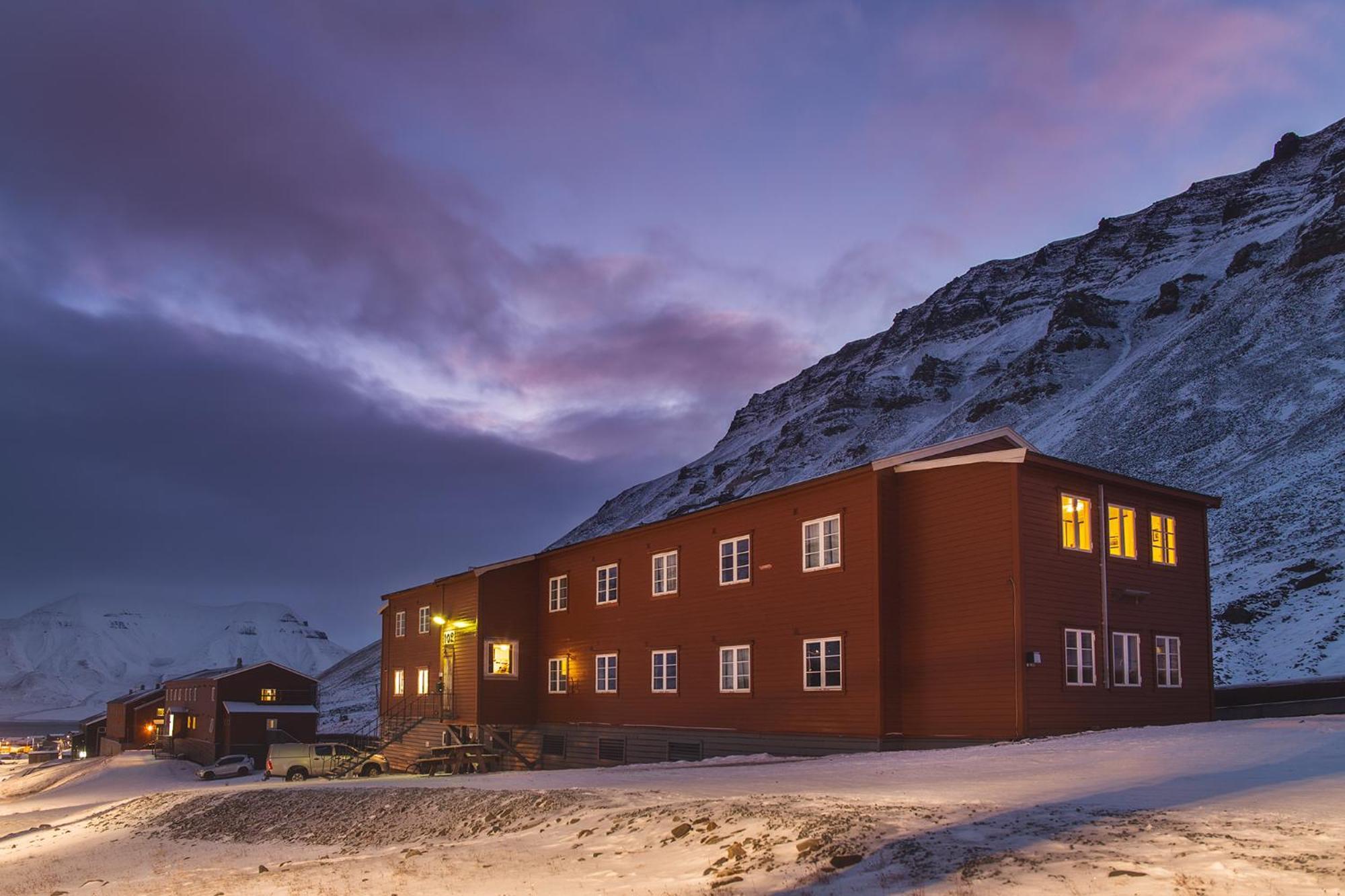 Gjestehuset 102 Longyearbyen Exteriör bild