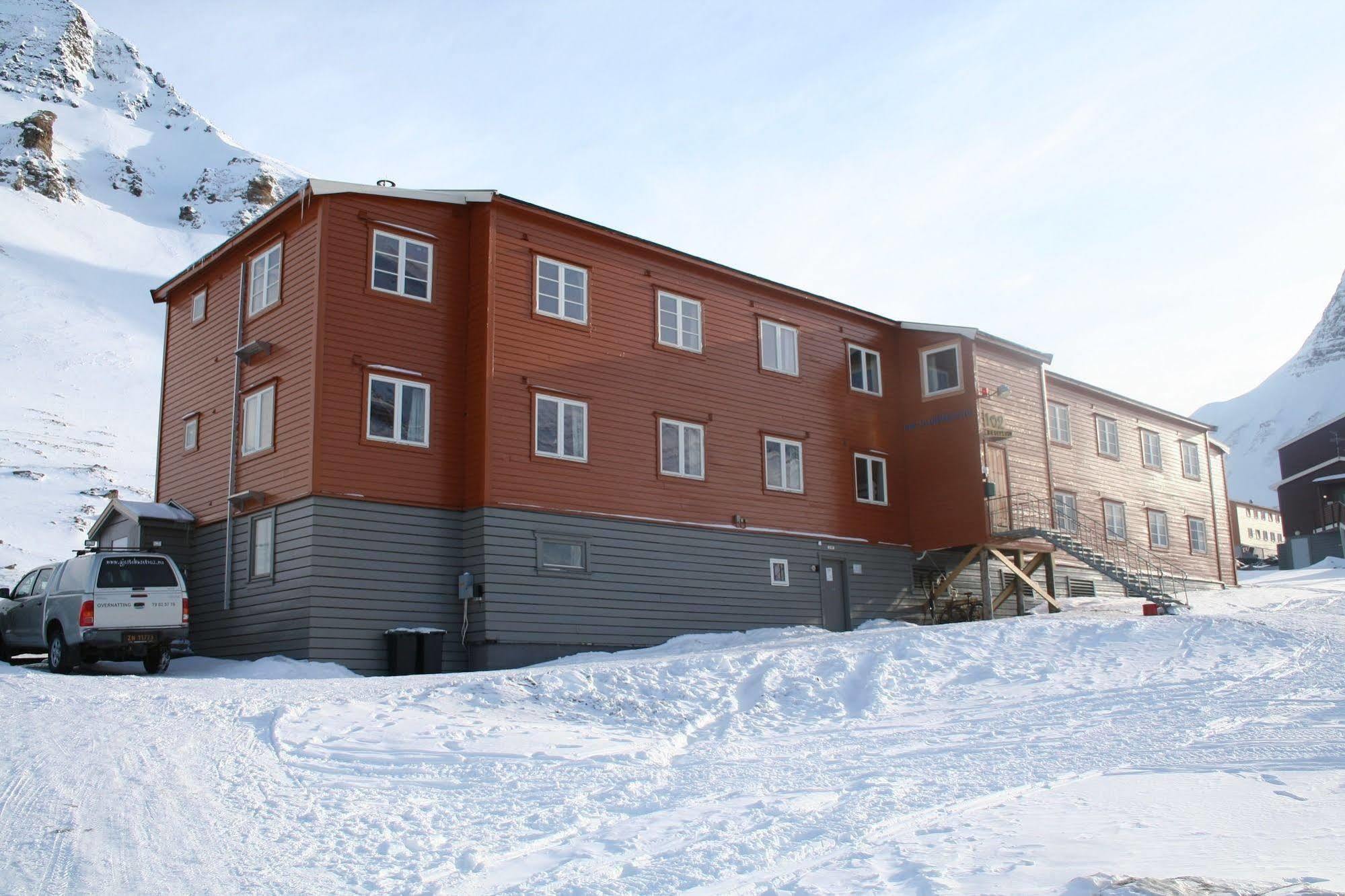 Gjestehuset 102 Longyearbyen Exteriör bild